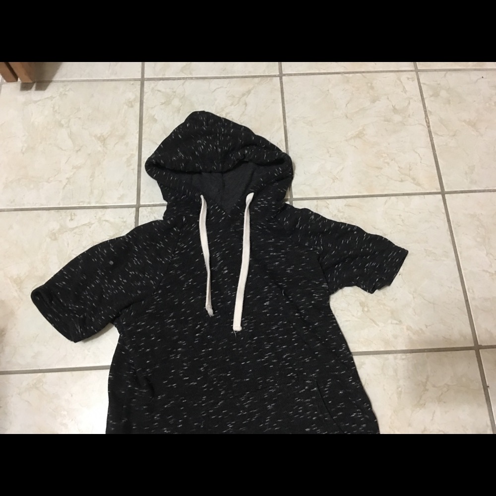 Men’s short sleeve hoodie size S